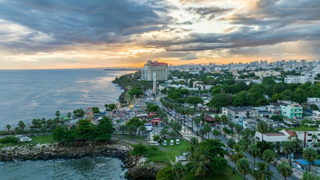 El Malecón de Santo Domingo al atardecer